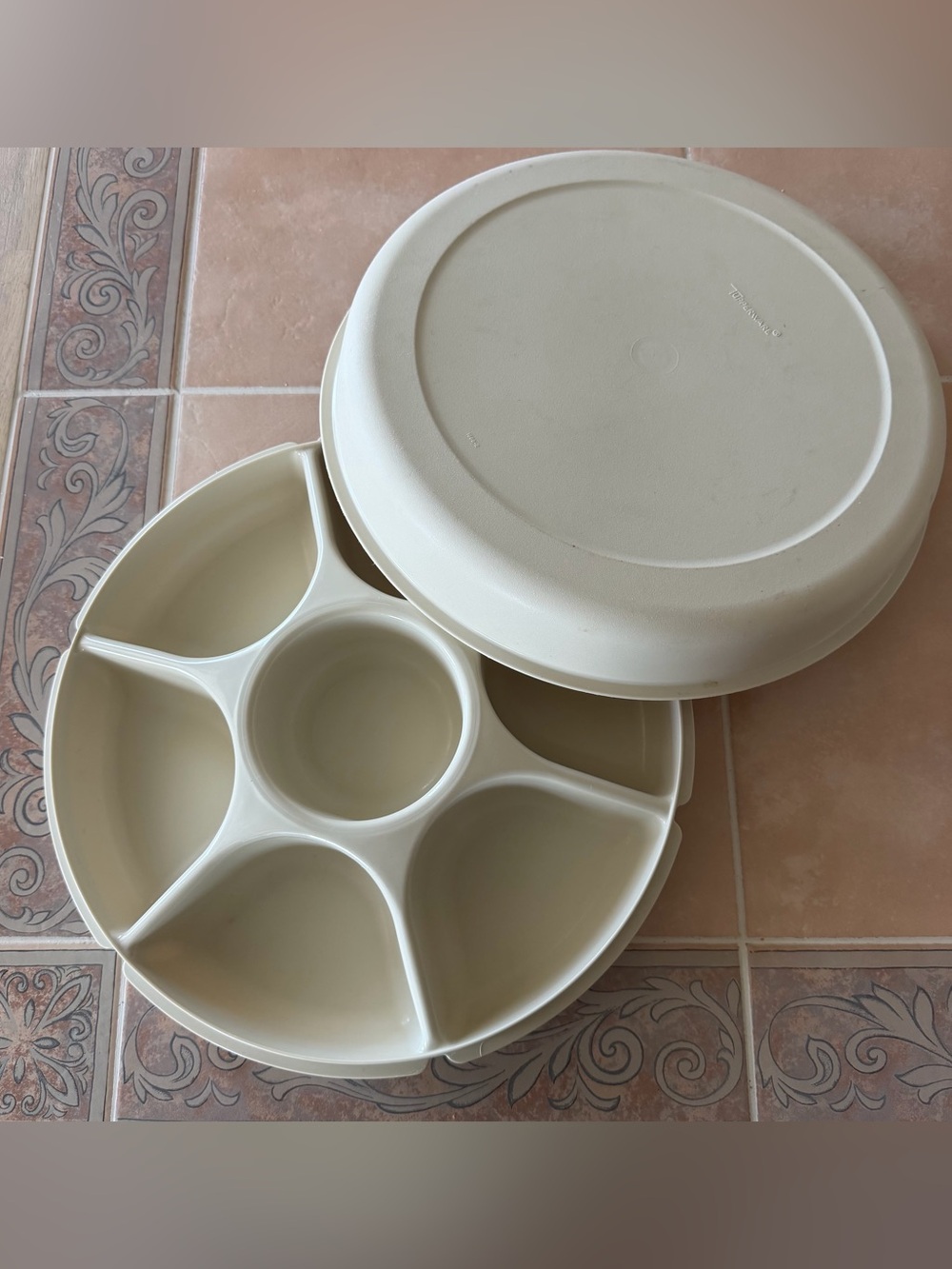 Vintage Tupperware Divided Veggie Platter With Lid